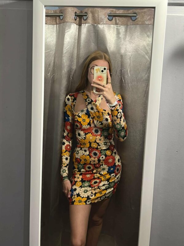 Robe colorée BERSHKA taille 34 – Image 2