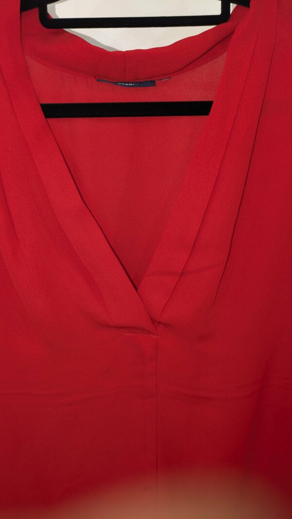 blouse rouge sans manches Kiabi taille 56 – Image 3