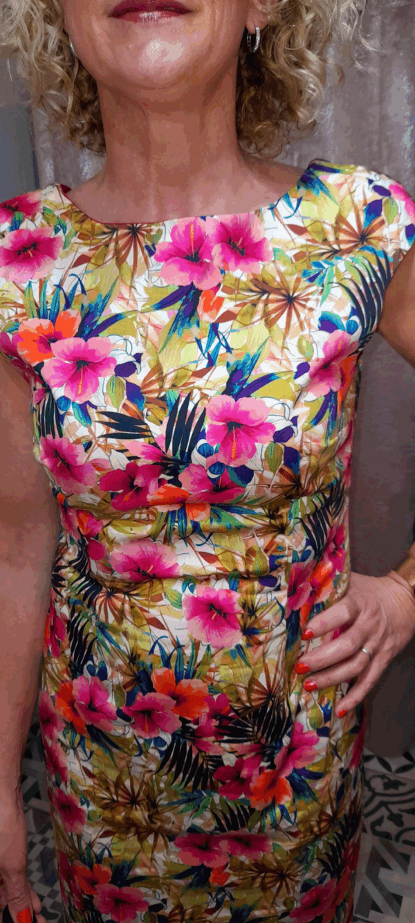 Robe fleurie ZARA taille 40