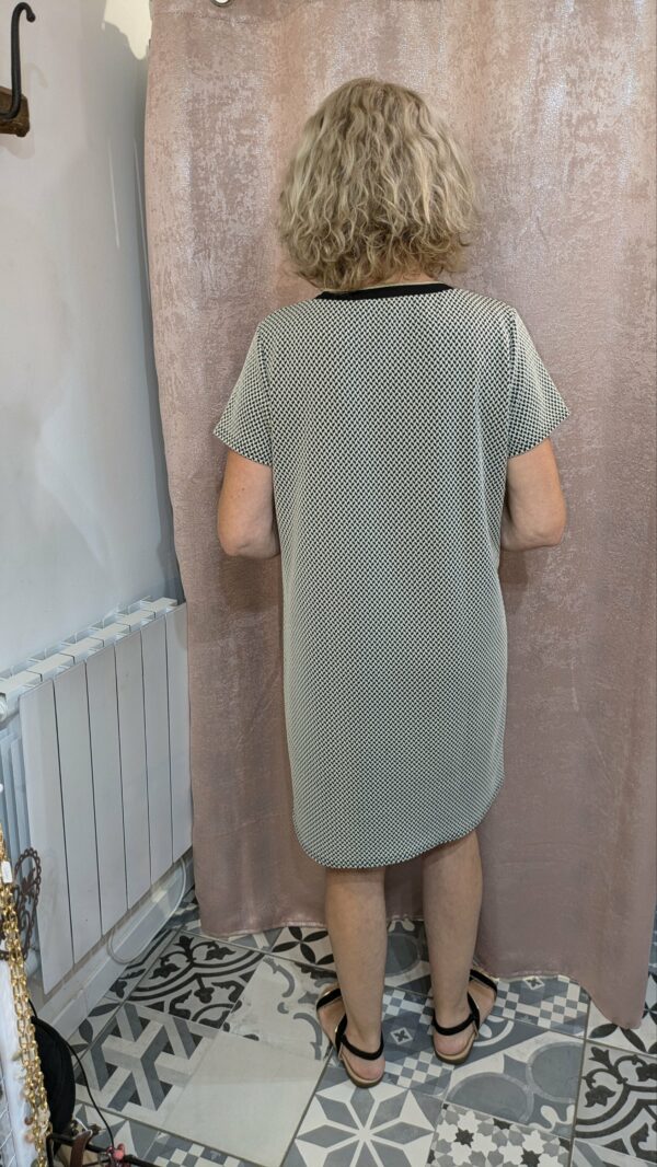 robe noire et blanche MADO ET LES AUTRES taille 46 – Image 2
