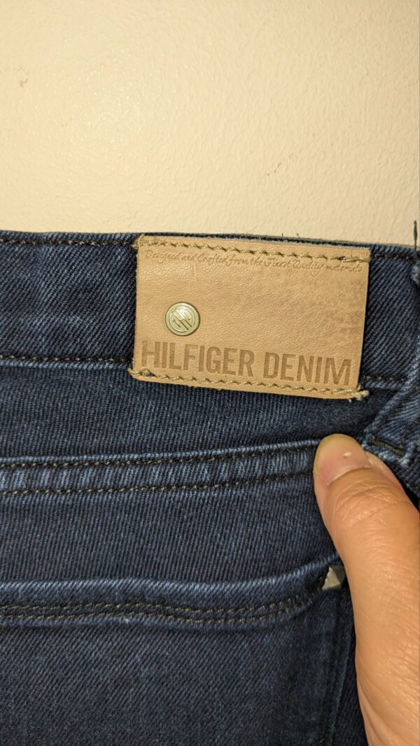 jean TOMMY HILFIGER taille 40 – Image 2