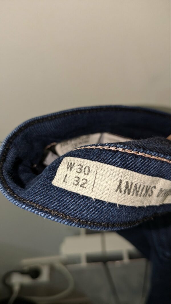 jean TOMMY HILFIGER taille 40 – Image 4
