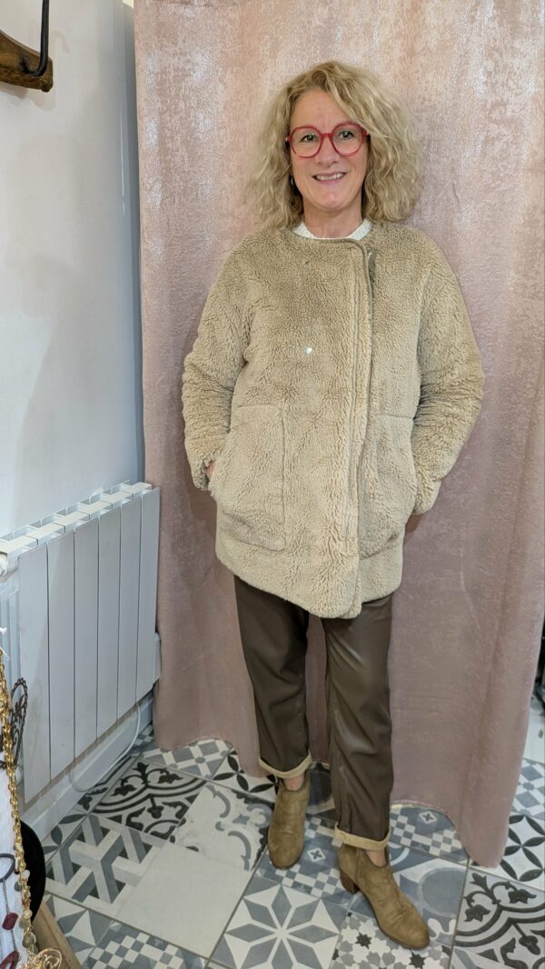 veste fausse fourrure PULL & BEAR taille M – Image 6