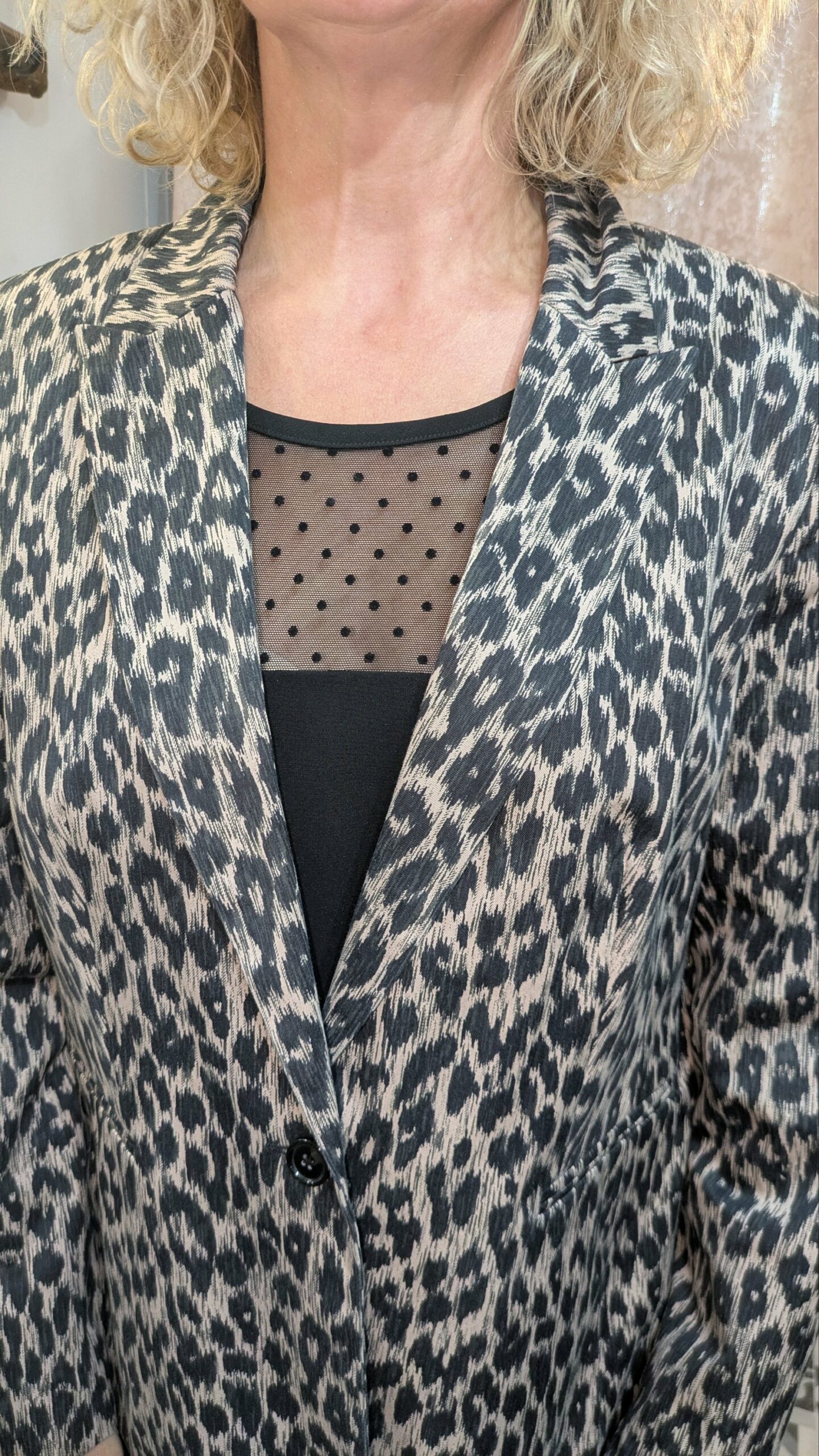 veste imprimé léopard beige et noire 1.2.3 taille 46 – Image 6