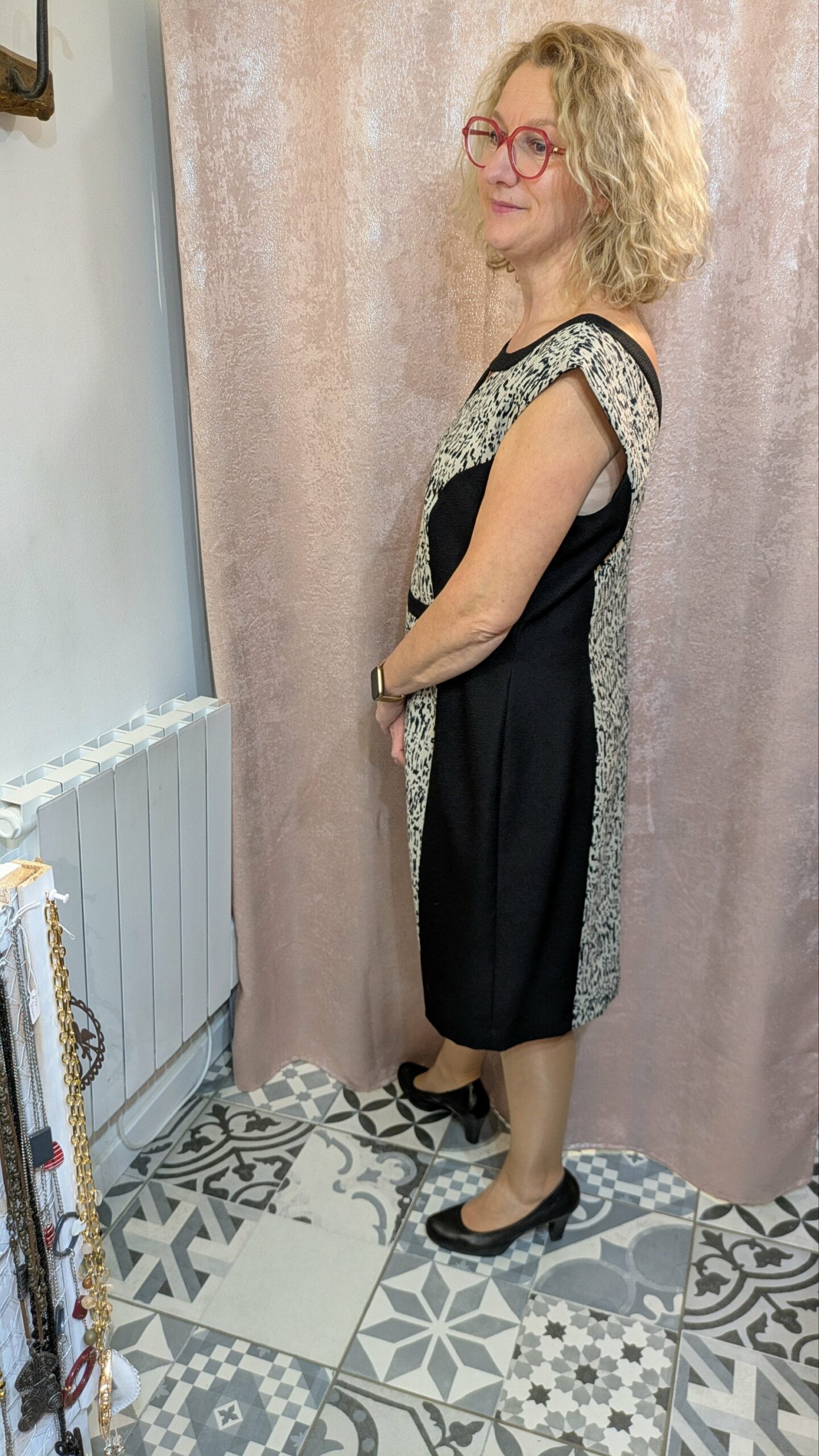 robe noire et grise UN JOUR AILLEURS taille 46 – Image 6