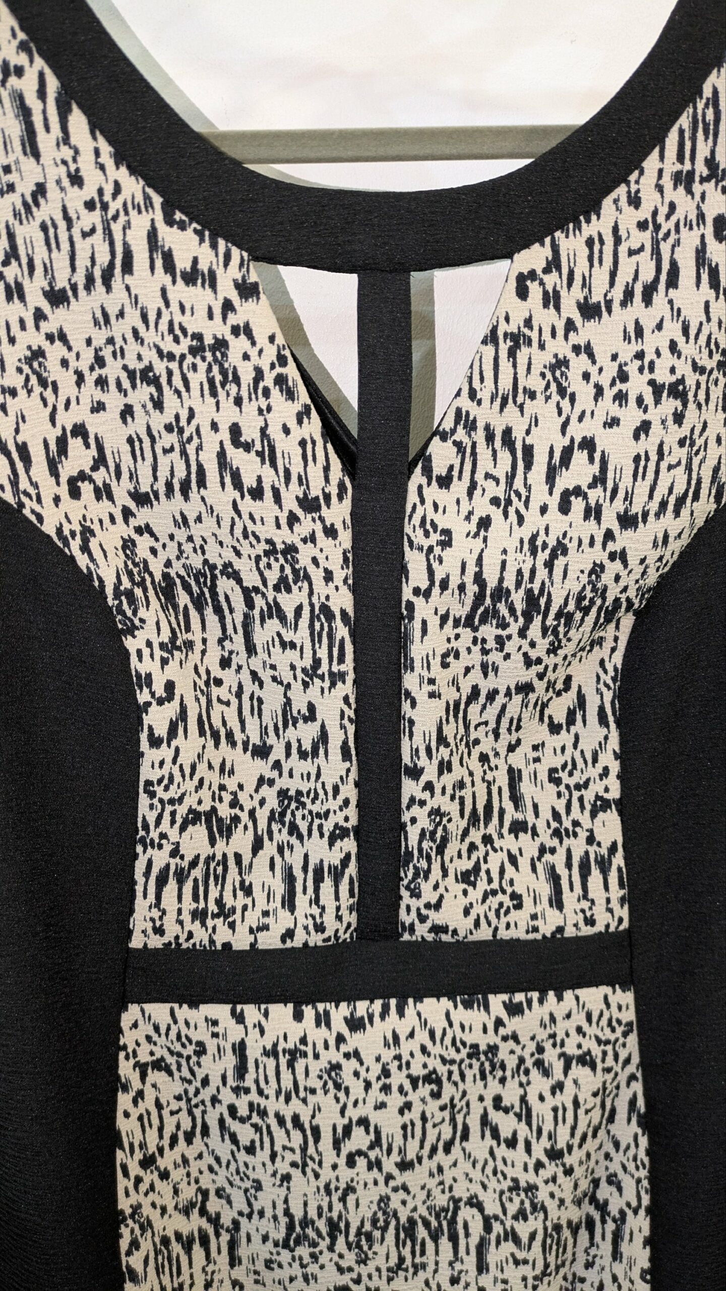 robe noire et grise UN JOUR AILLEURS taille 46 – Image 9