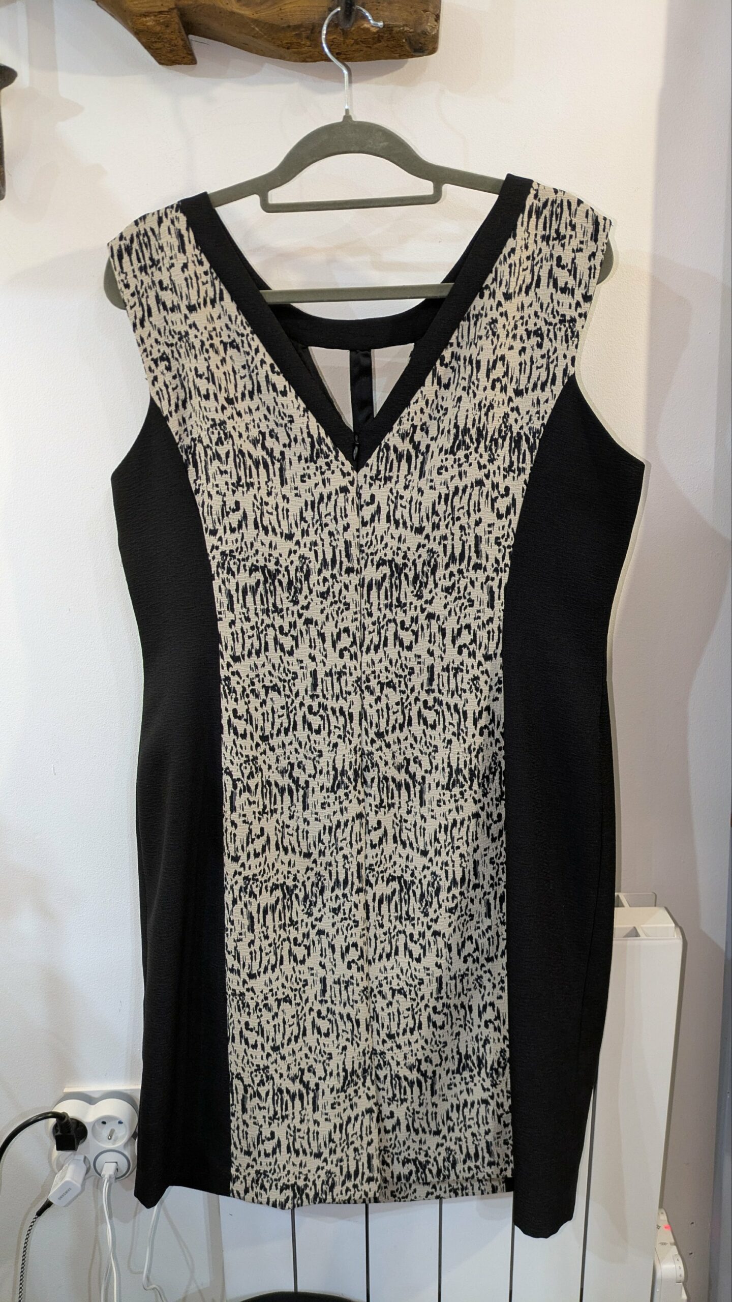 robe noire et grise UN JOUR AILLEURS taille 46 – Image 5