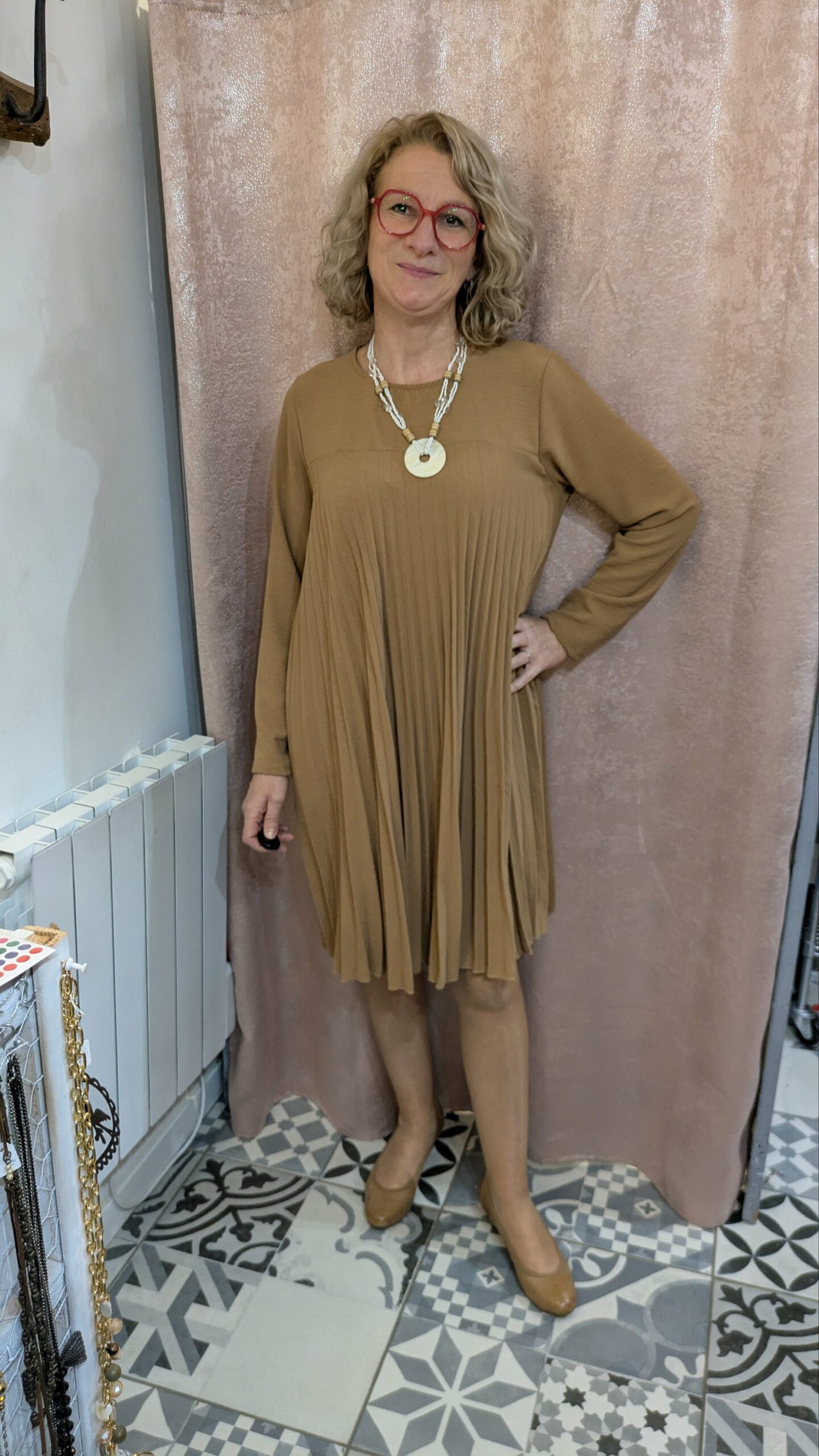 robe marron plissée taille L – Image 4
