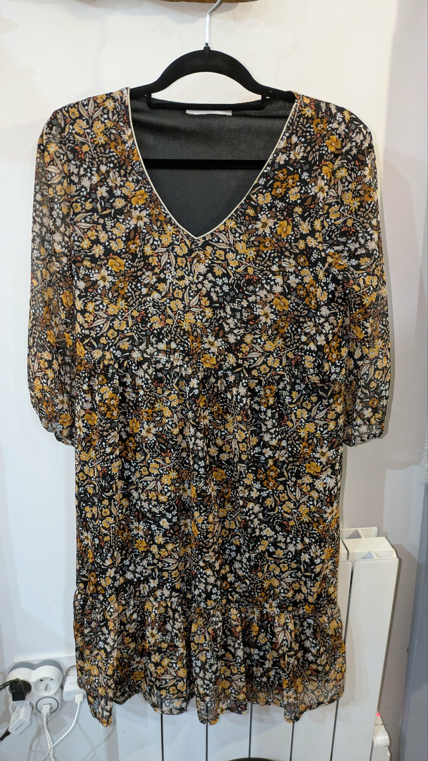 robe noire fleurie ARMAND THIERY taille 38