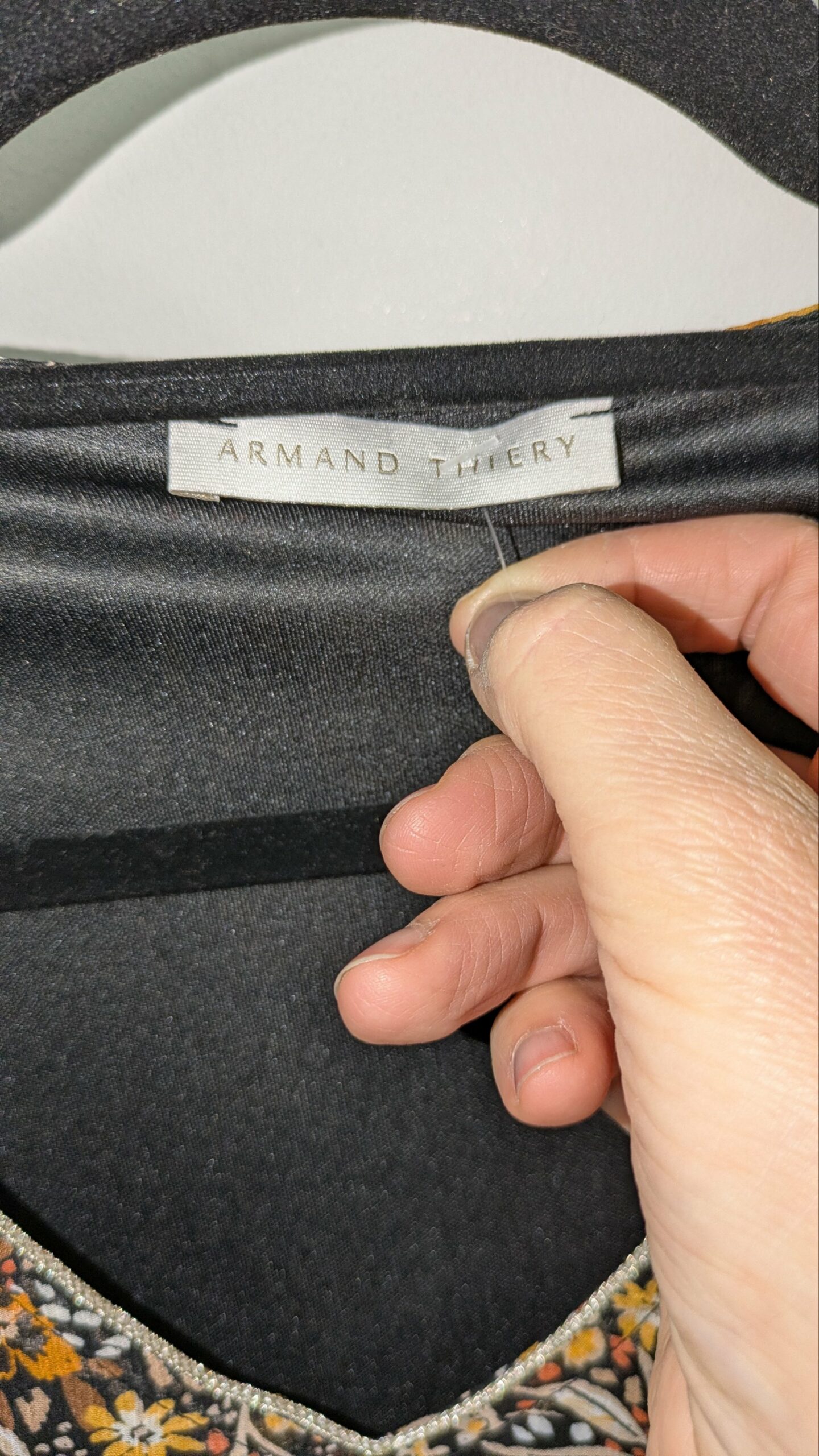 robe noire fleurie ARMAND THIERY taille 38 – Image 2