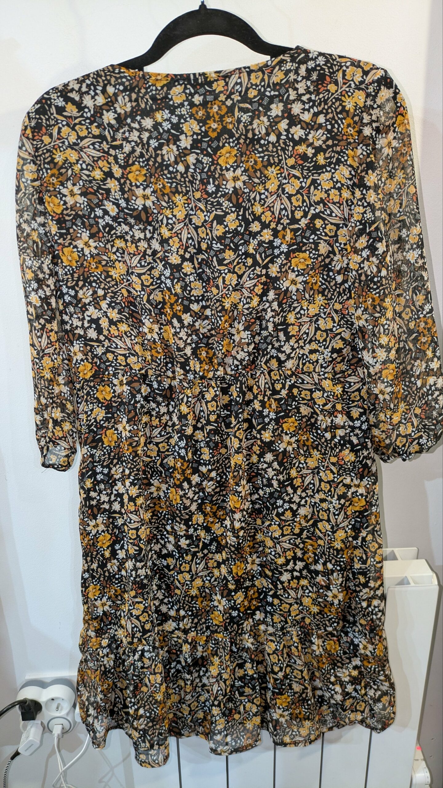 robe noire fleurie ARMAND THIERY taille 38 – Image 5