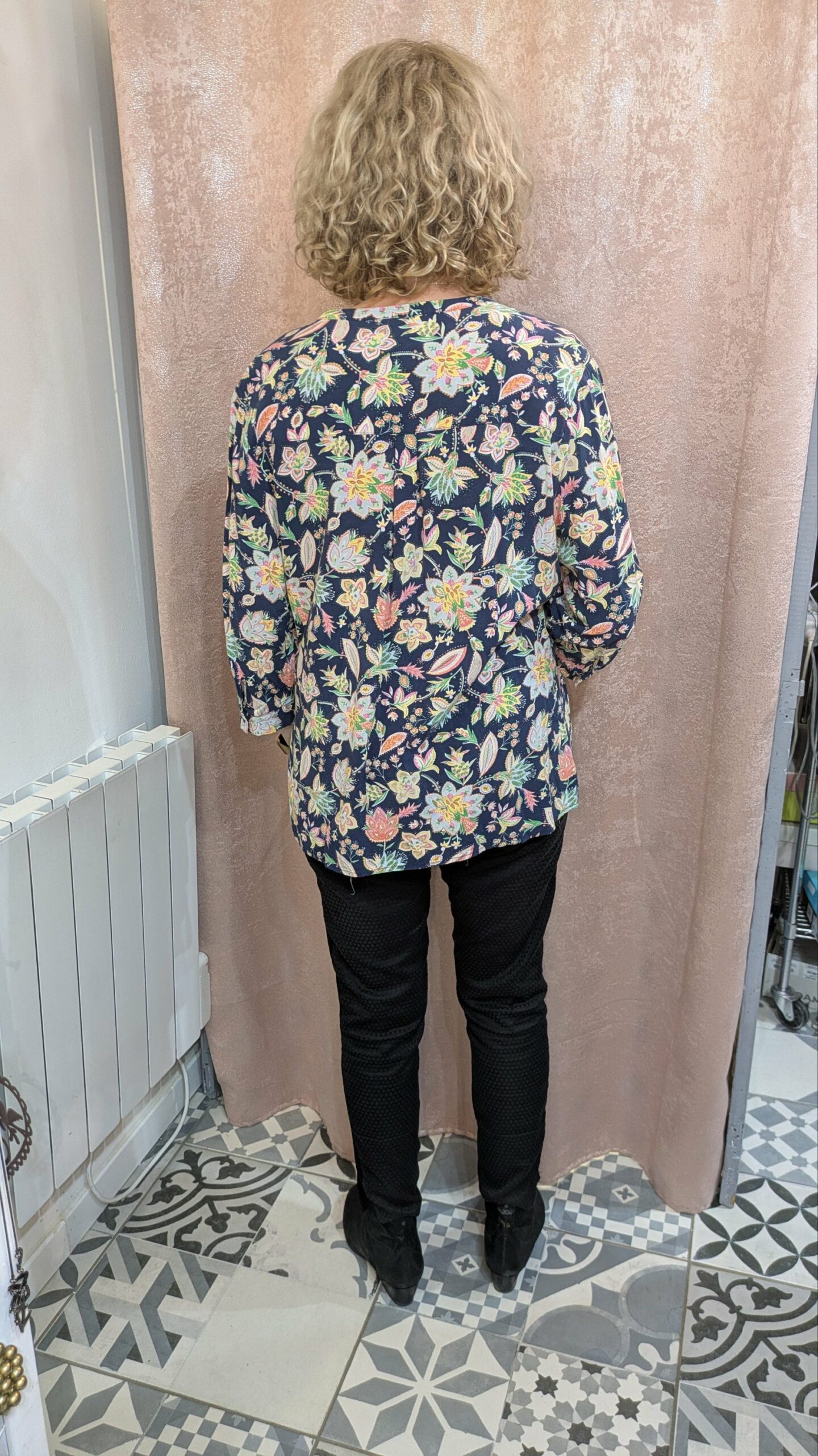 Blouse Damart – Imprimé Floral Coloré – Taille 46 – Image 2