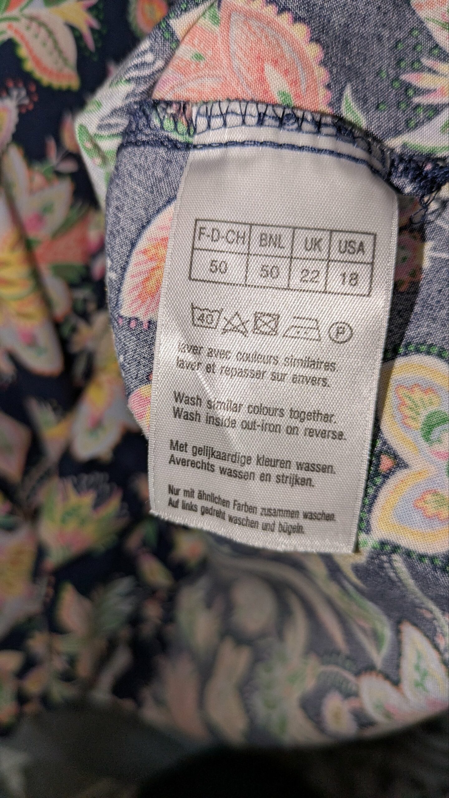 Blouse Damart – Imprimé Floral Coloré – Taille 46 – Image 3