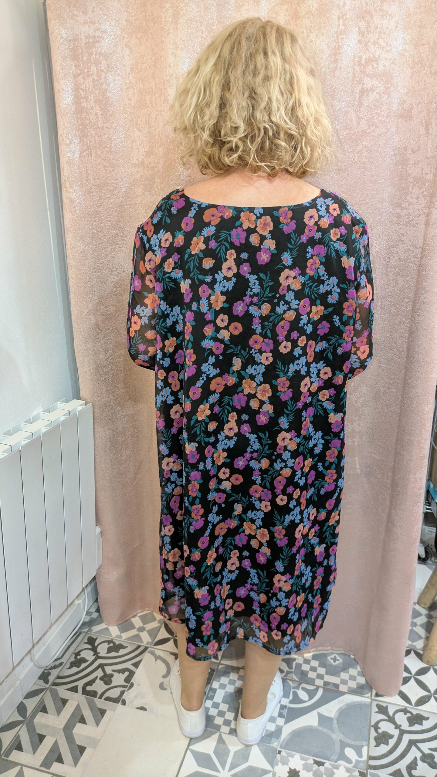 robe noire fleurie BLANCHE PORTE taille 52 – Image 8