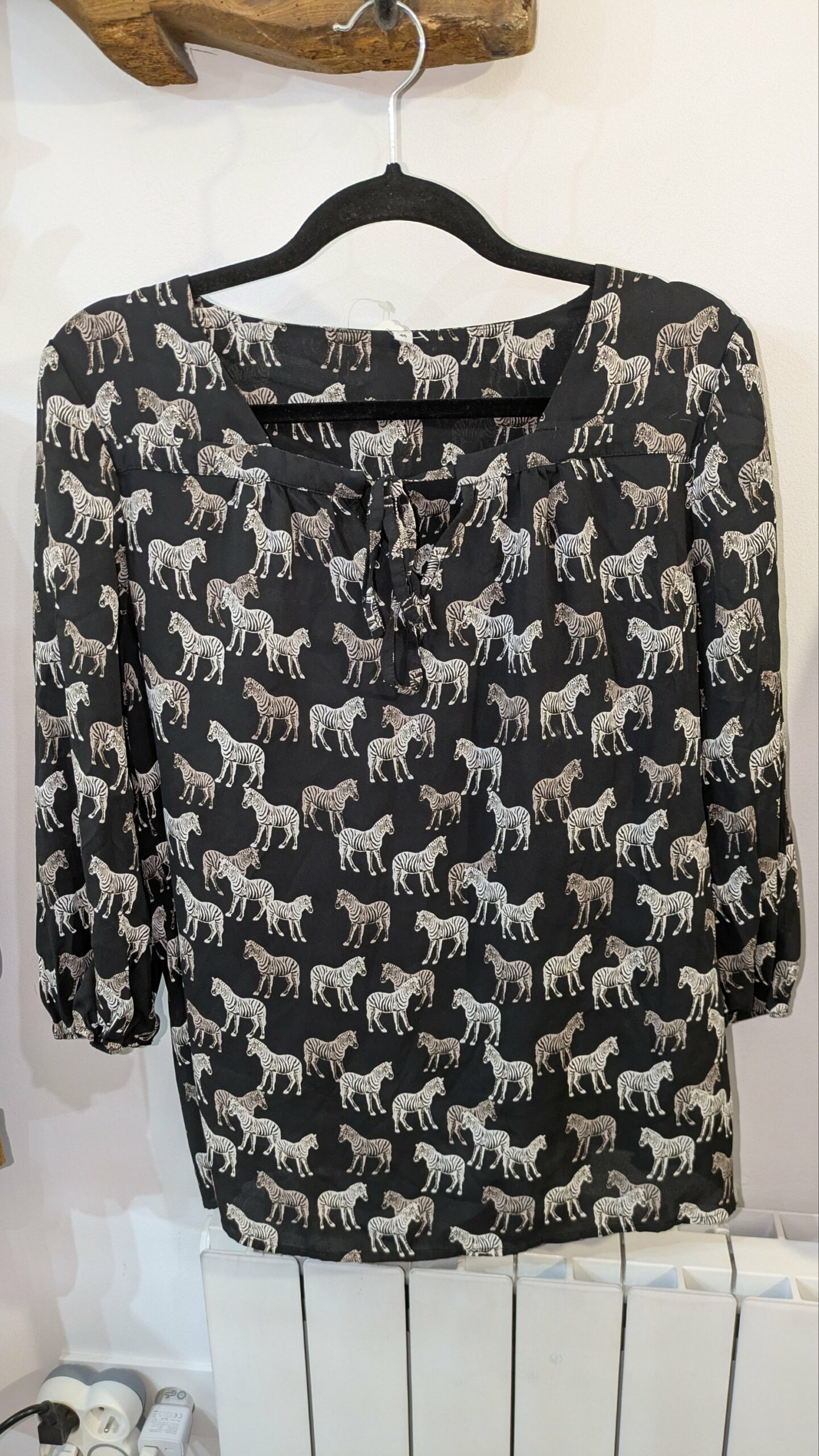 blouse noire et zèbre taille 46 – Image 6