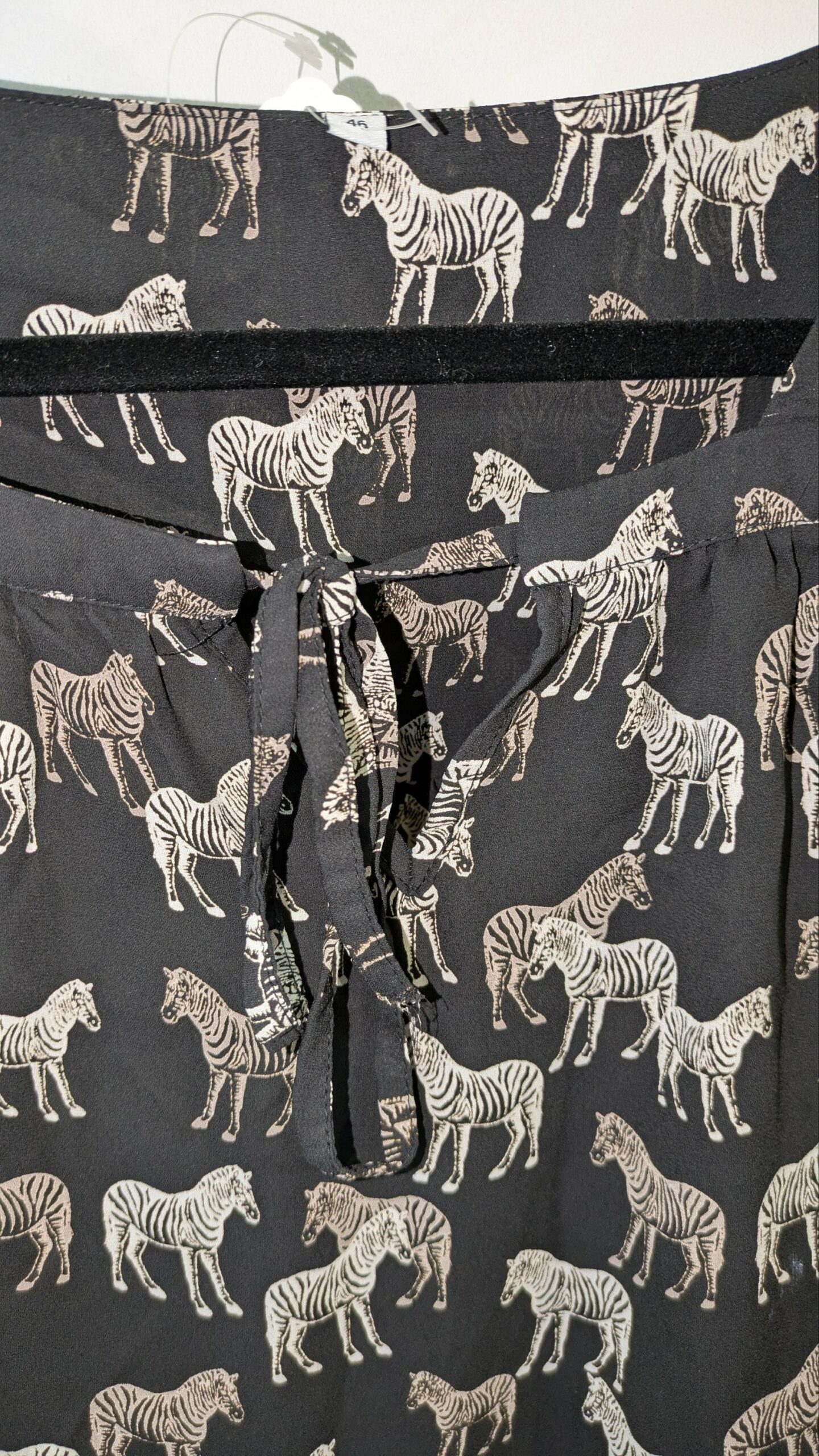 blouse noire et zèbre taille 46 – Image 3