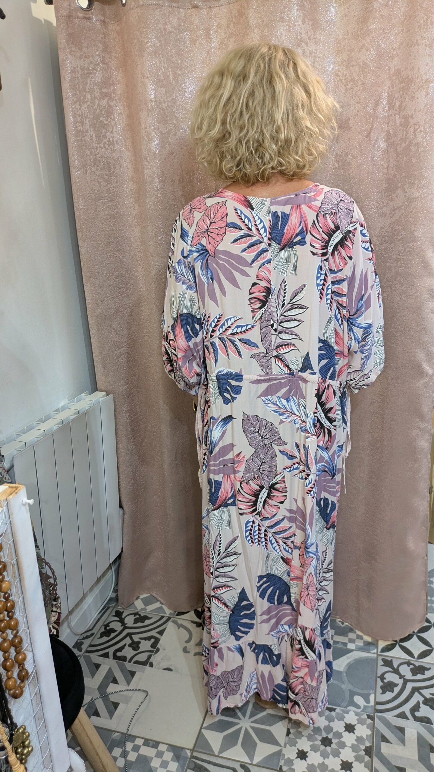 robe longue fleurie LAURA PARIS taille 54/56 – Image 6