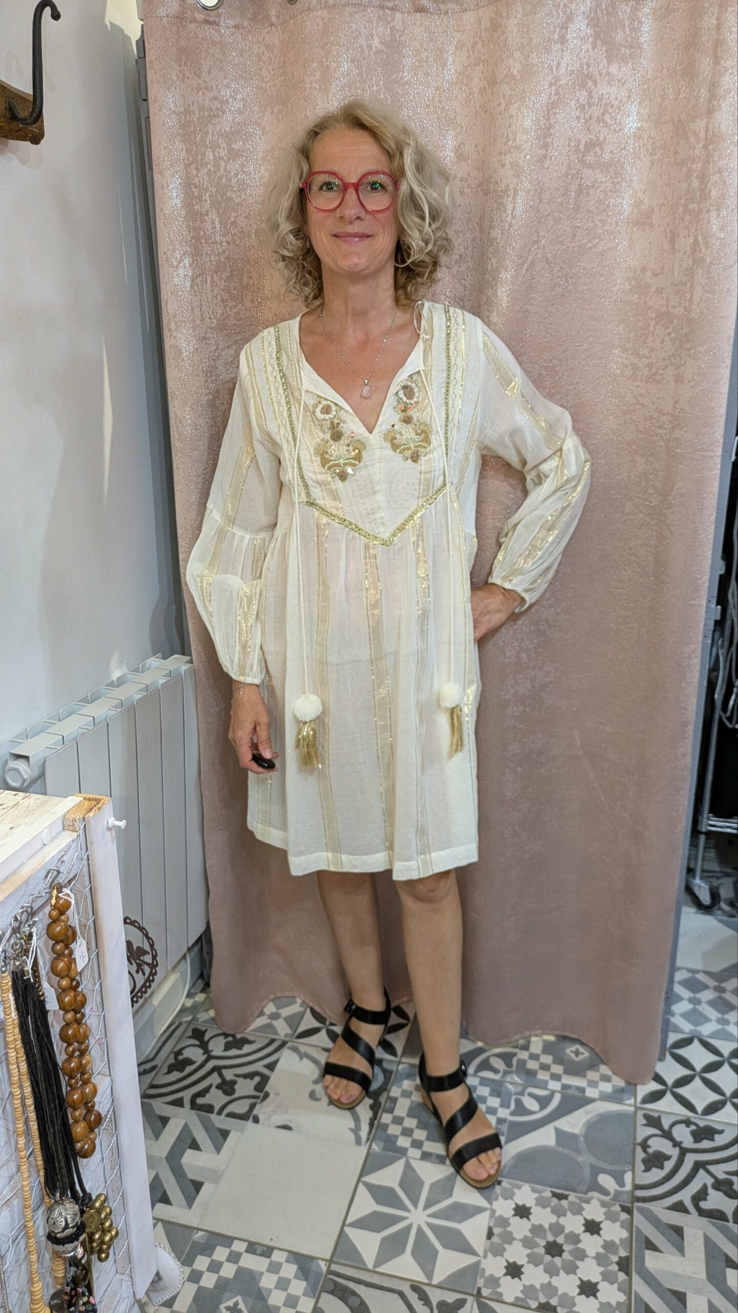 robe beige et dorée SUNNY STUDIO taille S/M