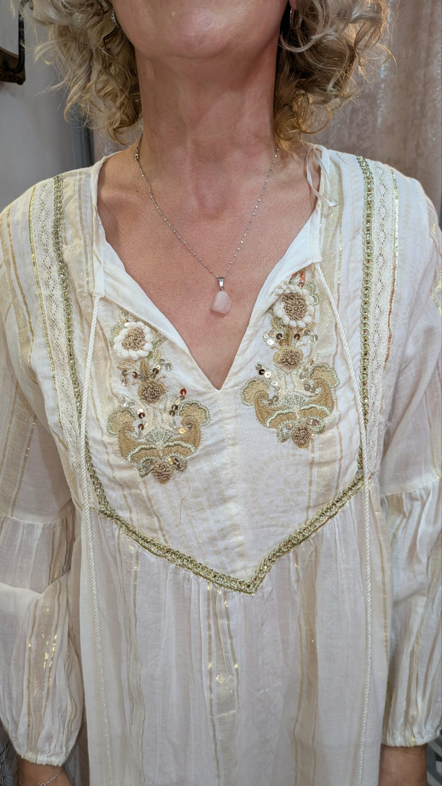 robe beige et dorée SUNNY STUDIO taille S/M – Image 6