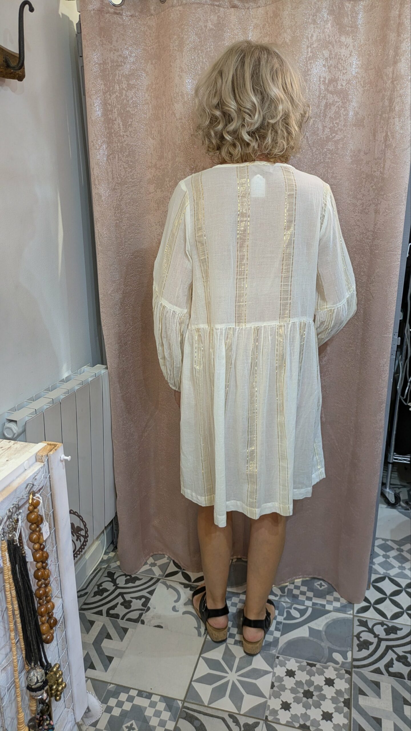 robe beige et dorée SUNNY STUDIO taille S/M – Image 4