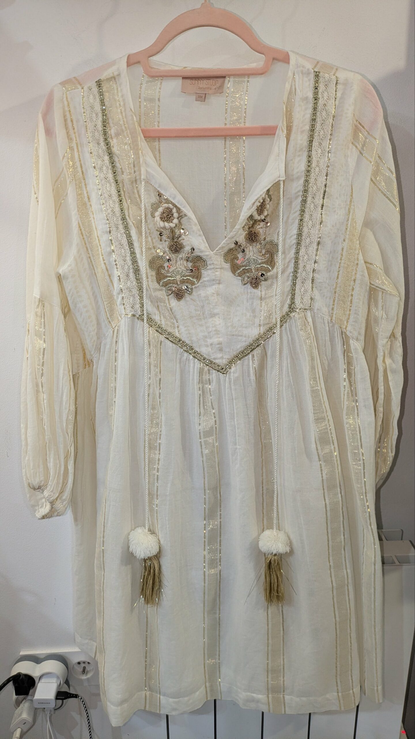 robe beige et dorée SUNNY STUDIO taille S/M – Image 2